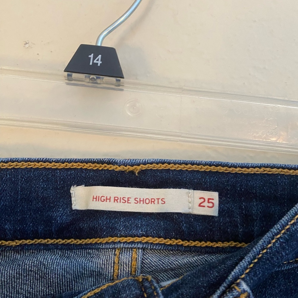 Levi Jean shorts - Picture 4 of 4
